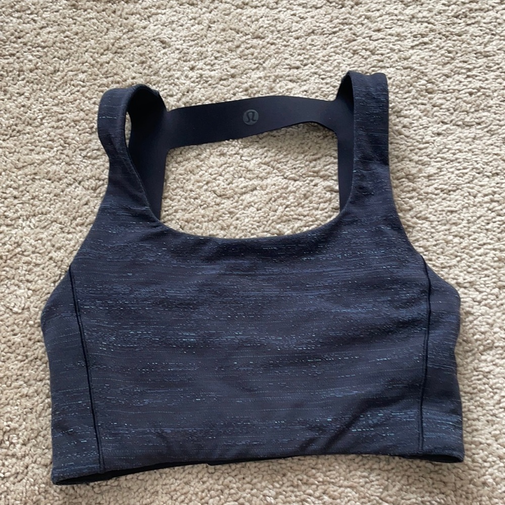Lululemon sports bra